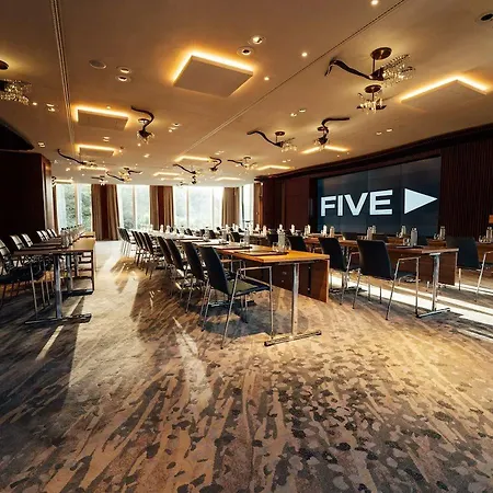 Hotel Five 5*